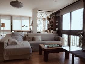 Appartement te huur voor € 1.500 per maand in Alicante, Avinguda de la Costa Blanca