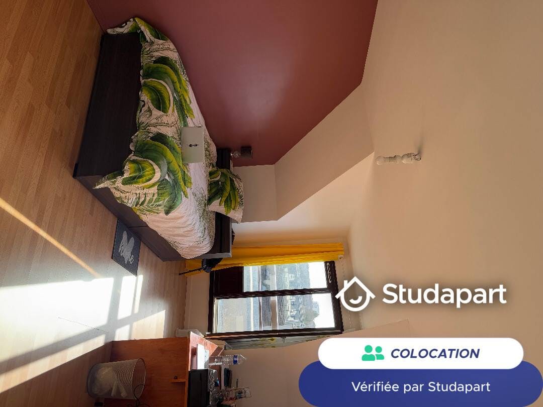 Private room for rent for €460 per month in Creil, Ruelle Saint-Sauveur