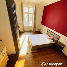 Privé kamer te huur voor € 520 per maand in Bourges, Place Planchat