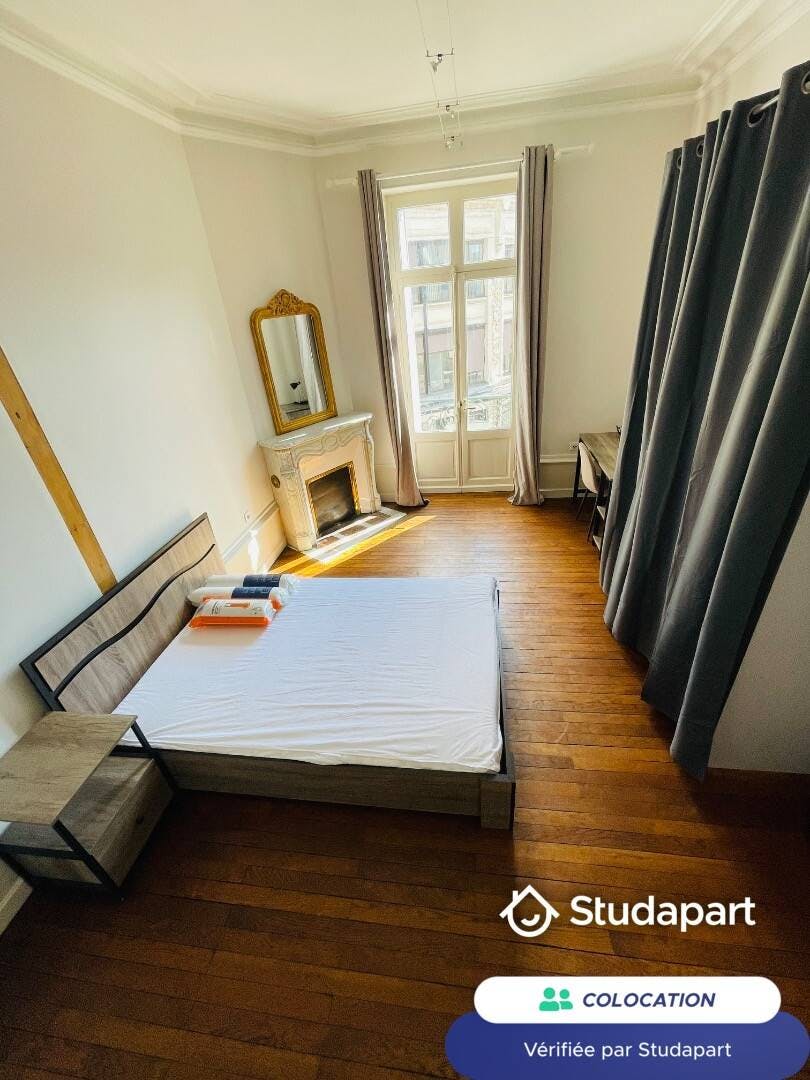 Stanza privata in affitto a 525 € al mese a Bourges, Place Planchat
