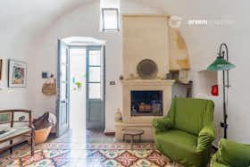 Casa para alugar por € 800 por mês em Spongano, Via Congregazione