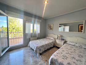 私人房间 正在以 €450 的月租出租，其位于 Meco, Calle Ribera