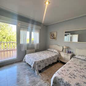 Отдельная комната сдается в аренду за 450 € в месяц в Meco, Calle Ribera