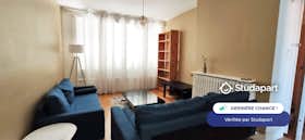 公寓 正在以 €860 的月租出租，其位于 Dijon, Petite Rue de Pouilly