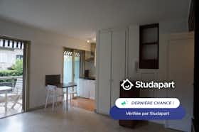 Apartamento para alugar por € 650 por mês em Antibes, Impasse Bouvard