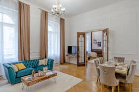 Apartamento para alugar por HUF 974.402 por mês em Budapest, Andrássy út