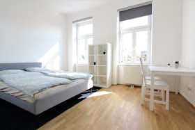 Apartment for rent for €760 per month in Vienna, Lerchenfelder Gürtel