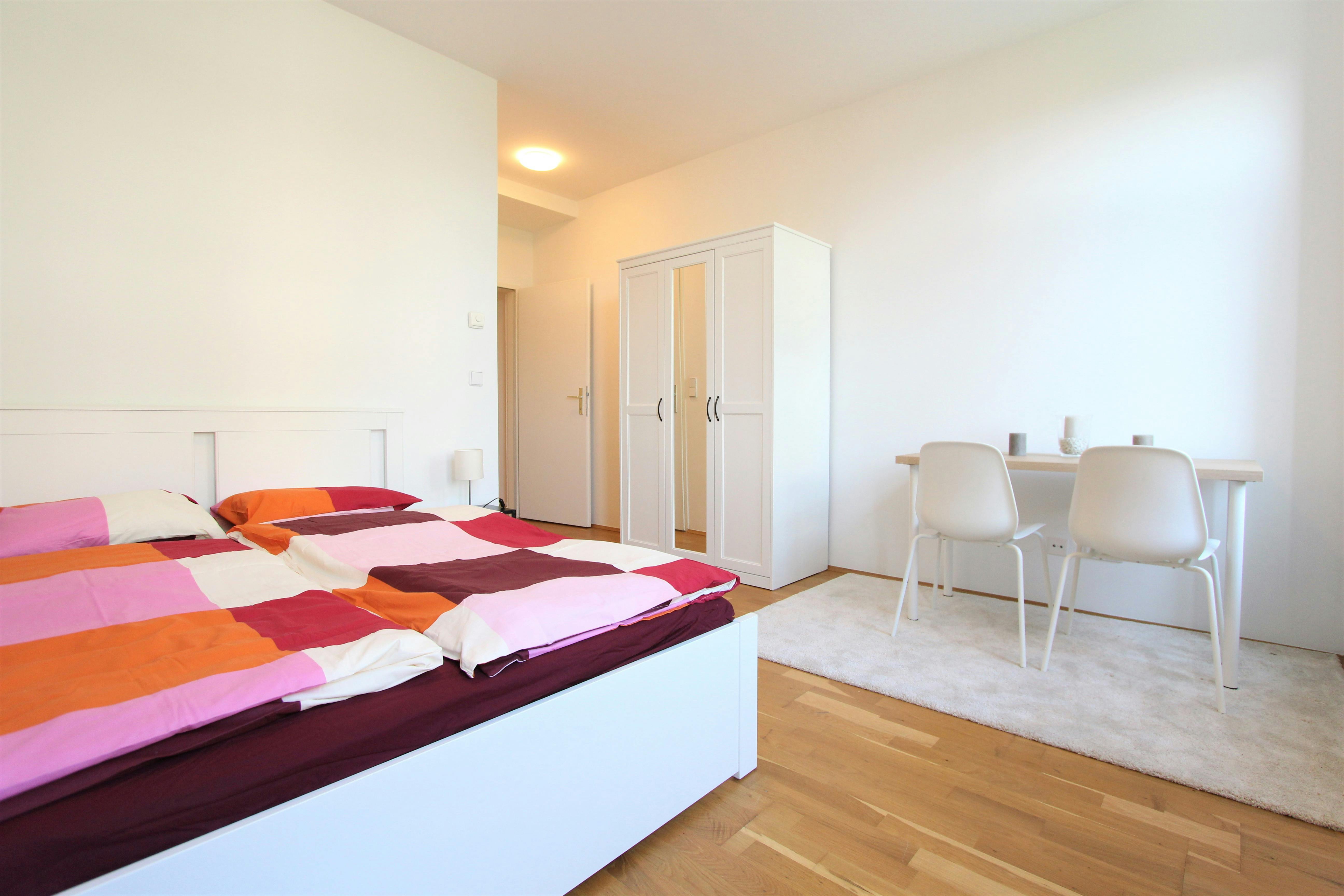 Appartement te huur voor € 990 per maand in Vienna, Lerchenfelder Gürtel