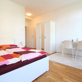 Apartment for rent for €720 per month in Vienna, Lerchenfelder Gürtel