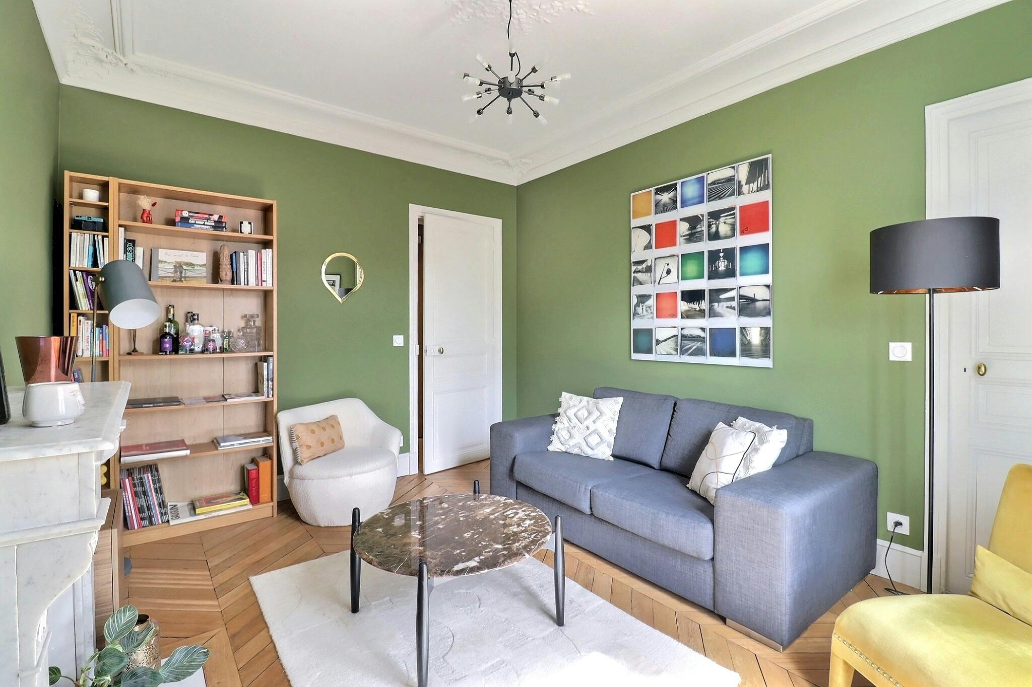 Apartment for rent for €2,809 per month in Paris, Rue Boursault