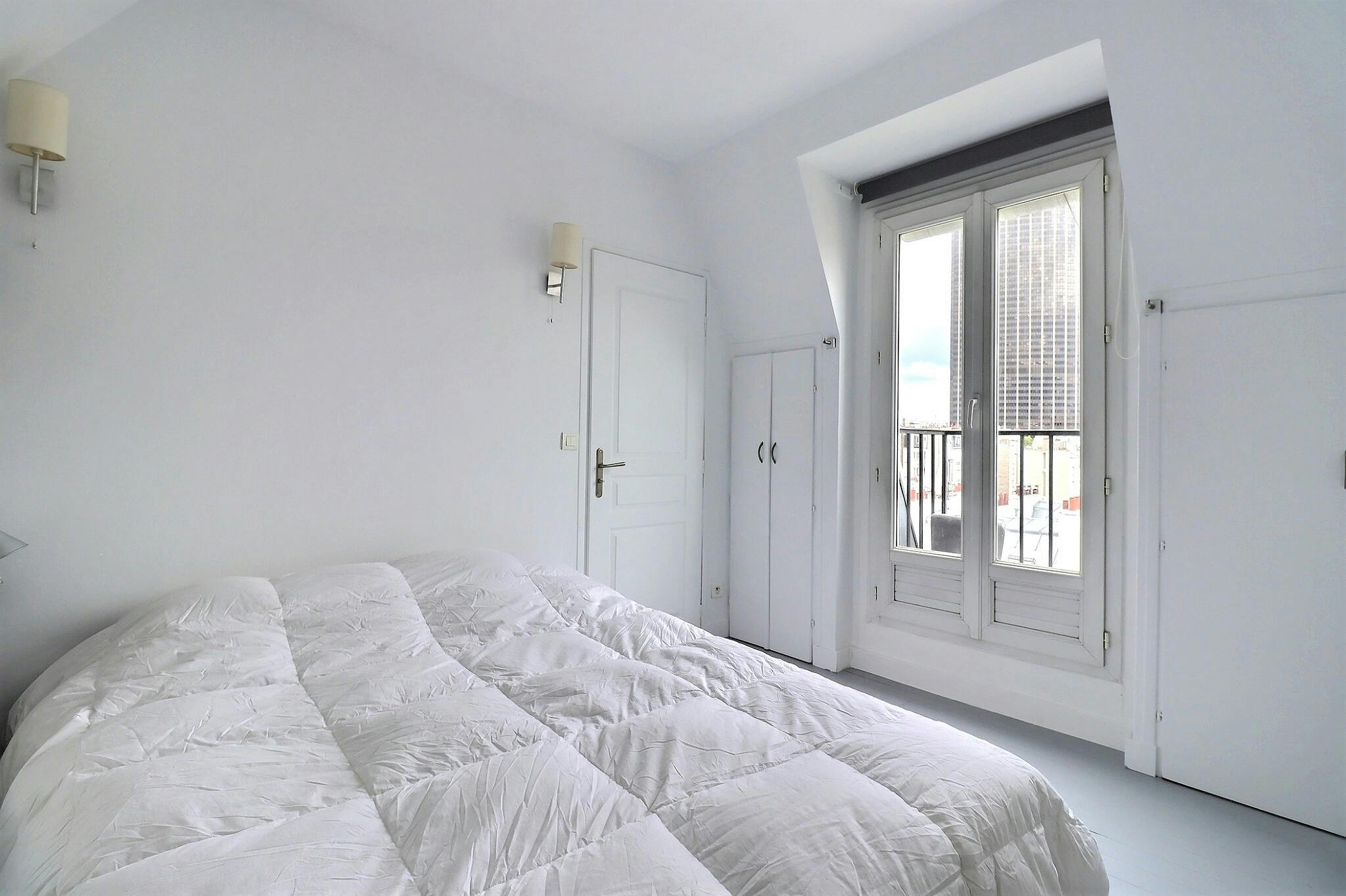 Apartment for rent for €2,226 per month in Paris, Rue du Cherche-Midi