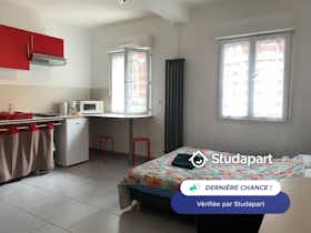 Mieszkanie do wynajęcia za 550 € miesięcznie w mieście Le Havre, Rue Dauphine