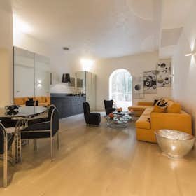 Apartment for rent for €7,000 per month in Milan, Via Broletto