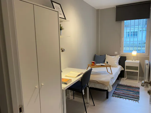 Private room in Calle Escalona, Madrid (1408929) room image 1