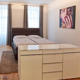 Apartment for rent for €3,500 per month in Vienna, Bennoplatz