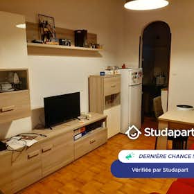 Apartment for rent for €850 per month in Turin, Via Trinità