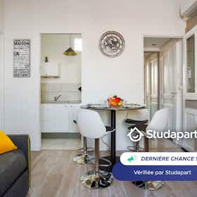 Apartamento para alugar por € 570 por mês em Toulon, Boulevard Colonel Albert Grant