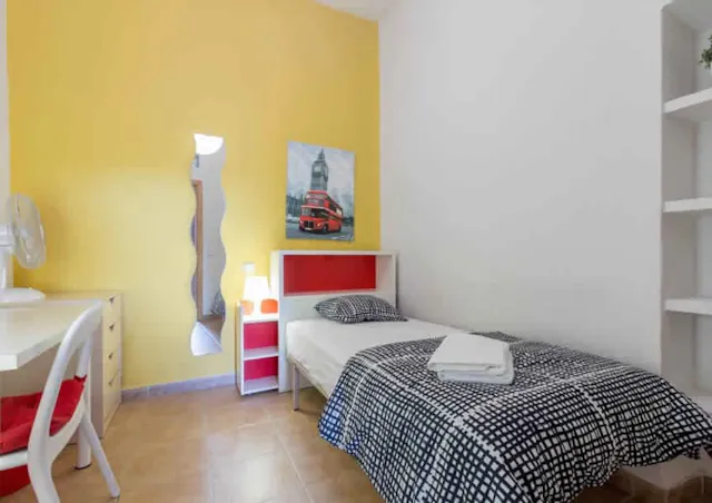 Private room in Calle Mesón de Paredes, Madrid (1409499) room image 1