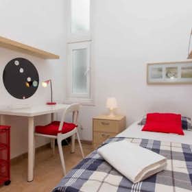 Private room for rent for €500 per month in Madrid, Calle Mesón de Paredes
