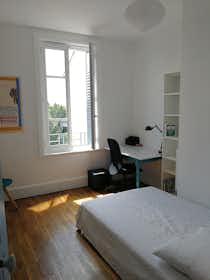 私人房间 正在以 €490 的月租出租，其位于 Lyon, Cours Richard Vitton
