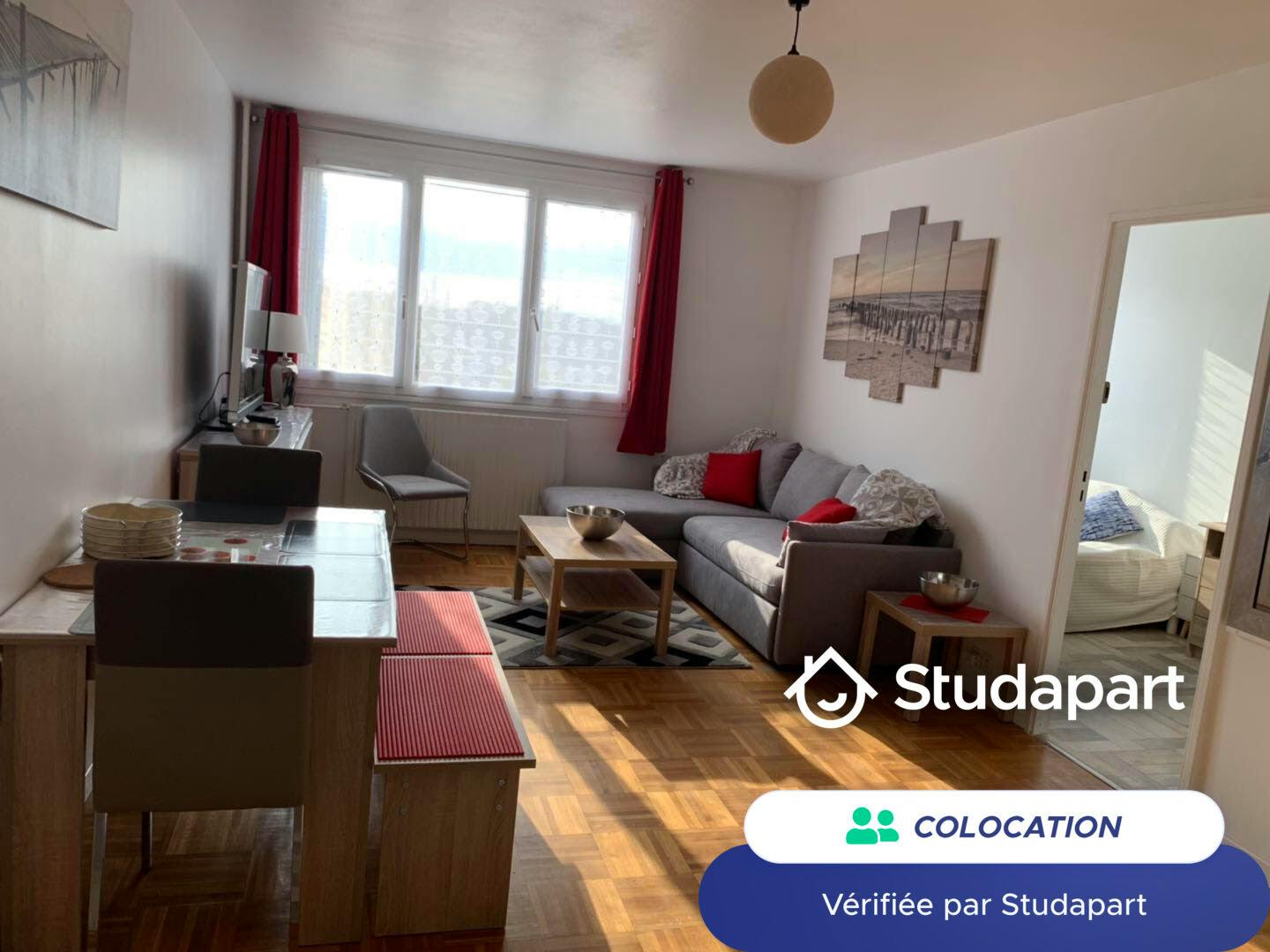 Private room for rent for €650 per month in Saint-Denis, Place de l'Ermitage