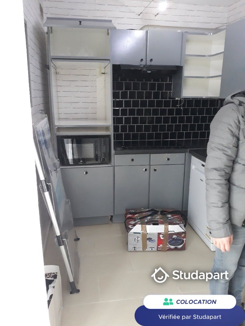 Pokój prywatny do wynajęcia za 400 € miesięcznie w mieście Reims, Rue de Taissy