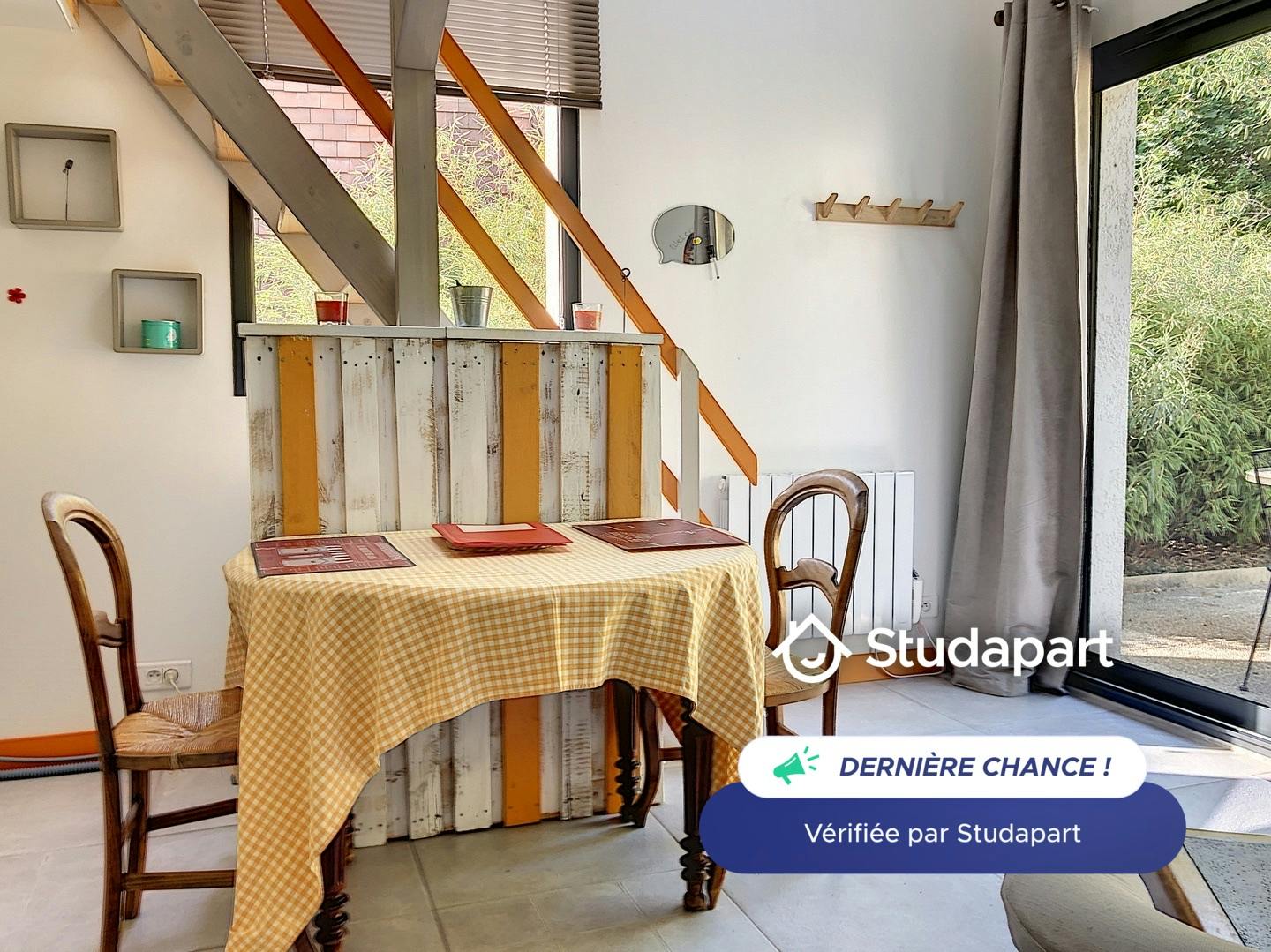 公寓 正在以 €1,495 的月租出租，其位于 Jouy-en-Josas, Impasse du Docteur Kurzenne