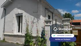 Maison à louer pour 1 080 €/mois à La Rochelle, Rue Amiral Garnault