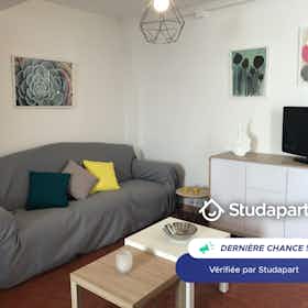 Дом сдается в аренду за 920 € в месяц в Antibes, Rue des Pêcheurs