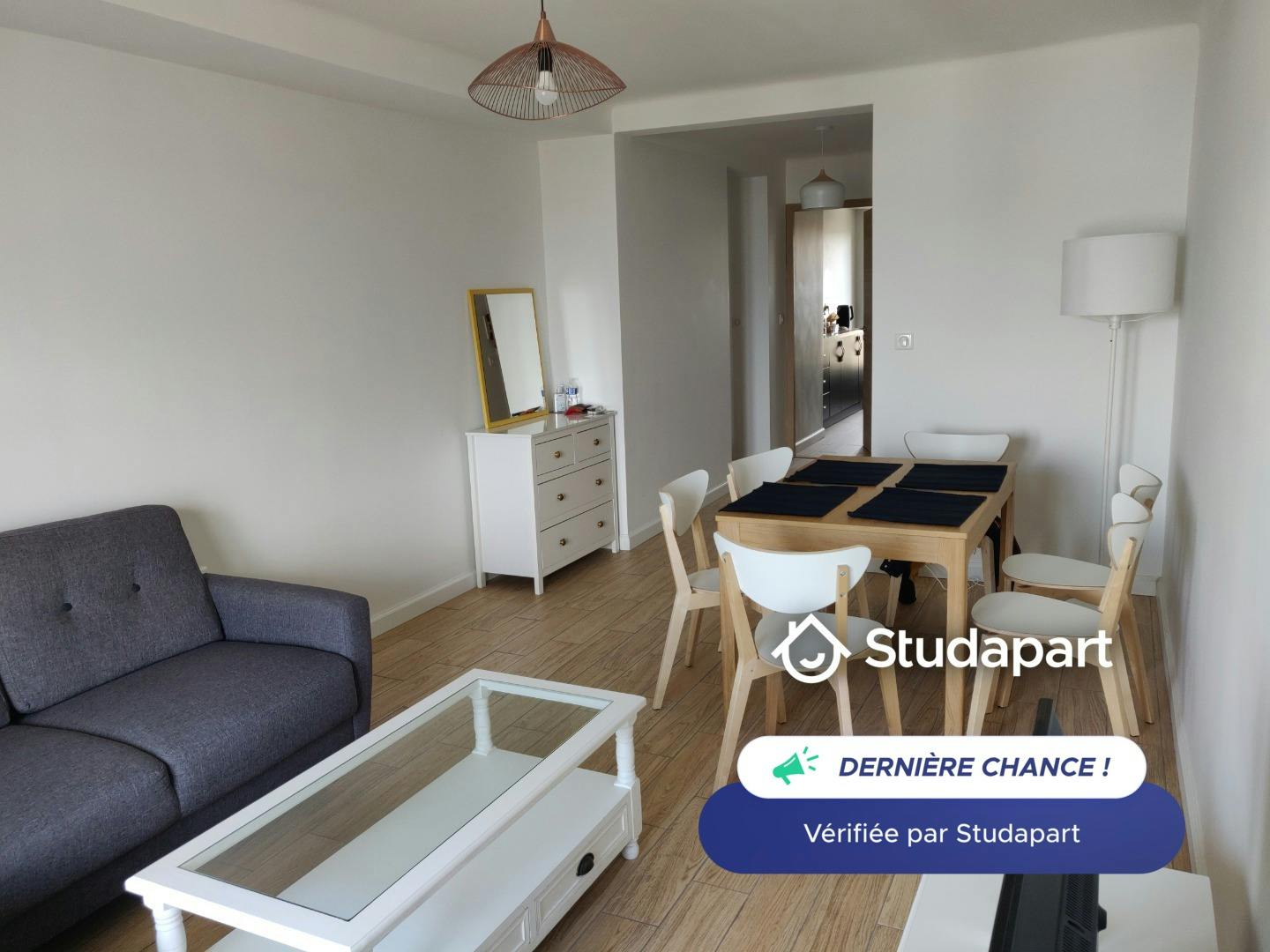 Apartment for rent for €1,450 per month in Antibes, Boulevard Raymond Poincaré