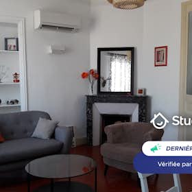 Apartamento para alugar por € 900 por mês em Avignon, Rue Jacob