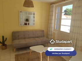 House for rent for €950 per month in Châtelaillon-Plage, Rue du Général Lapasset