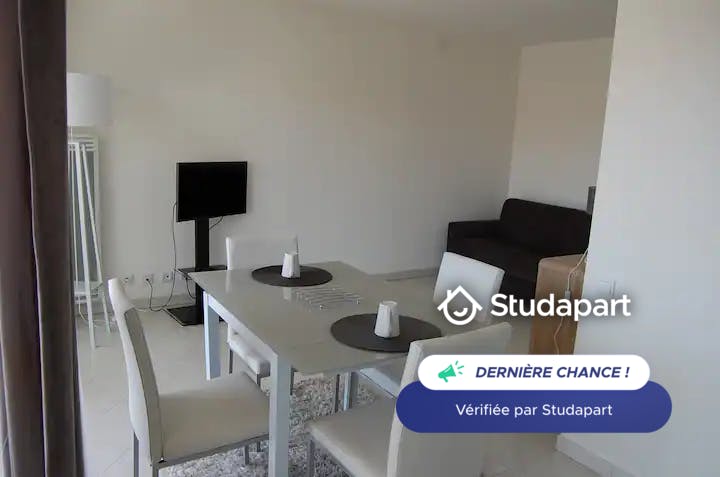 Lägenhet att hyra för 773 € i månaden i Antibes, Avenue de Cannes