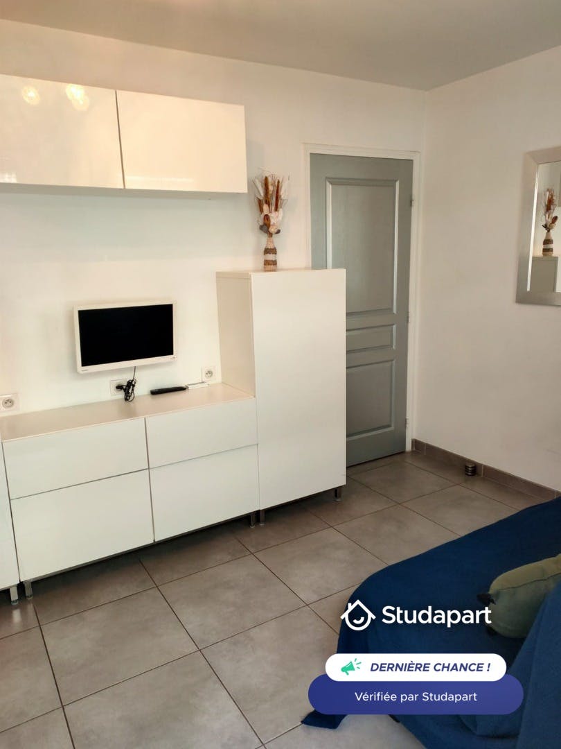 Apartment for rent for €750 per month in Nice, Rue des Potiers