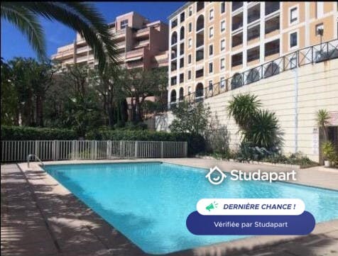 Appartamento in affitto a 1050 € al mese a Beausoleil, Avenue de Saint-Roman