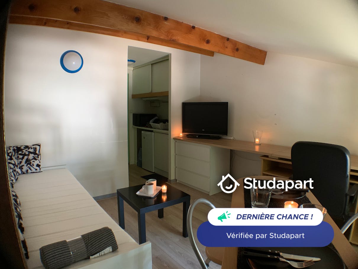 Lägenhet att hyra för 600 € i månaden i Aytré, Place de la République