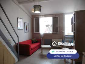 Apartment for rent for €600 per month in Marseille, Rue du Musée