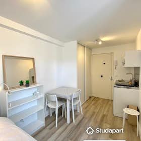 公寓 正在以 €610 的月租出租，其位于 Suresnes, Rue des Nouvelles