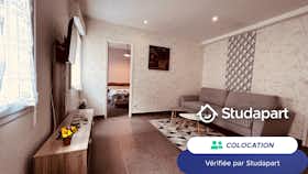 私人房间 正在以 €650 的月租出租，其位于 Le Havre, Rue Dauphine