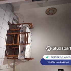 Lägenhet att hyra för 590 € i månaden i Ceyreste, Rue Théophile Paulet