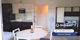 Mieszkanie do wynajęcia za 625 € miesięcznie w mieście Antibes, Impasse Napoléon