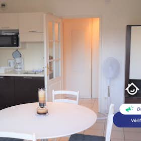 Apartment for rent for €625 per month in Antibes, Impasse Napoléon