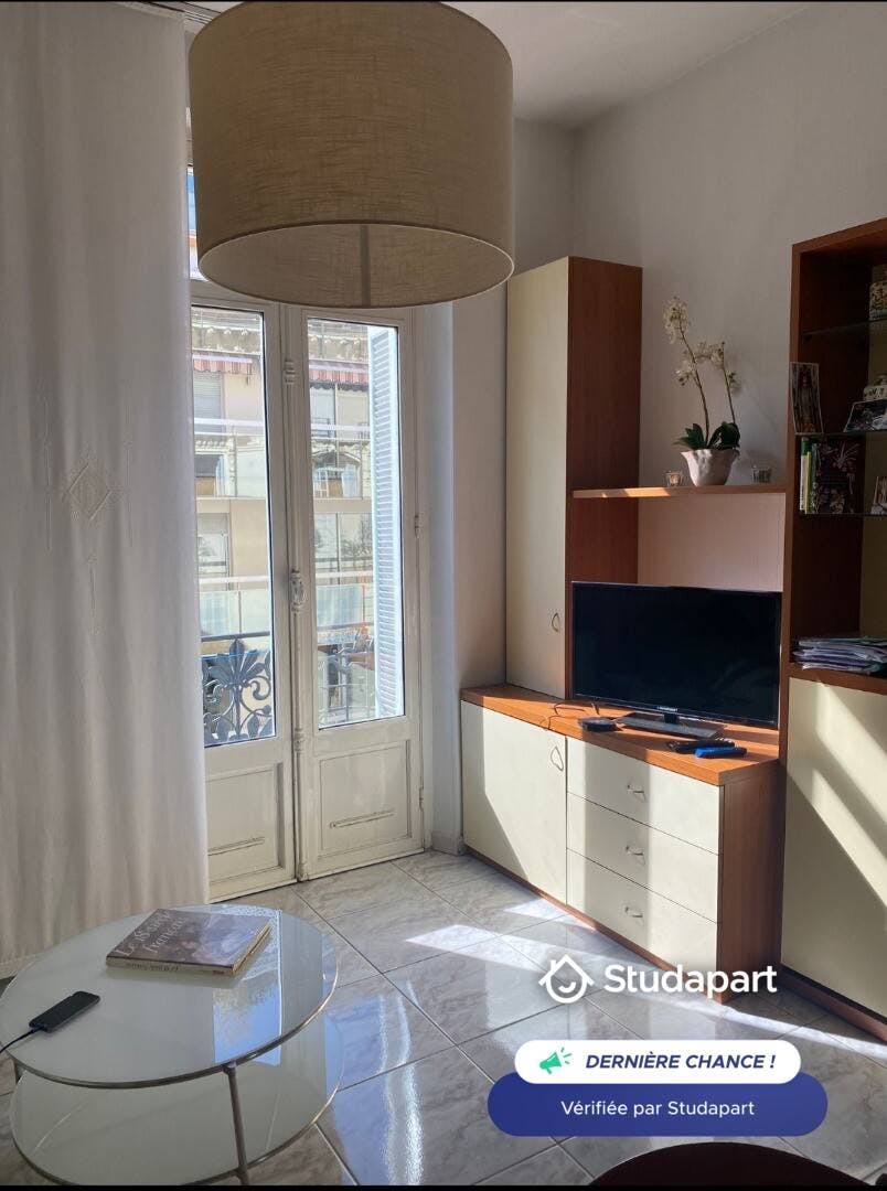 Apartment for rent for €1,300 per month in Nice, Rue Eugène Emanuel