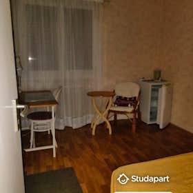 Private room for rent for €320 per month in Fontaine-lès-Dijon, Rue de l'Europe