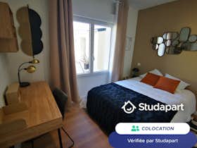 私人房间 正在以 €493 的月租出租，其位于 Niort, Rue de Goise
