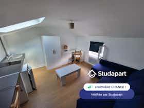 Квартира за оренду для 460 EUR на місяць у Reims, Rue Saint-Bruno