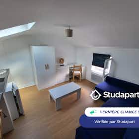 Lägenhet att hyra för 460 € i månaden i Reims, Rue Saint-Bruno