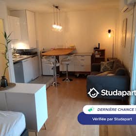 Apartment for rent for €640 per month in Toulouse, Boulevard Lascrosses
