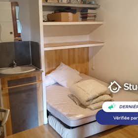 Private room for rent for €320 per month in Puilboreau, Rue de Guyenne