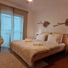 Apartment for rent for €1,750 per month in Almada, Rua Vitorino José da Silva